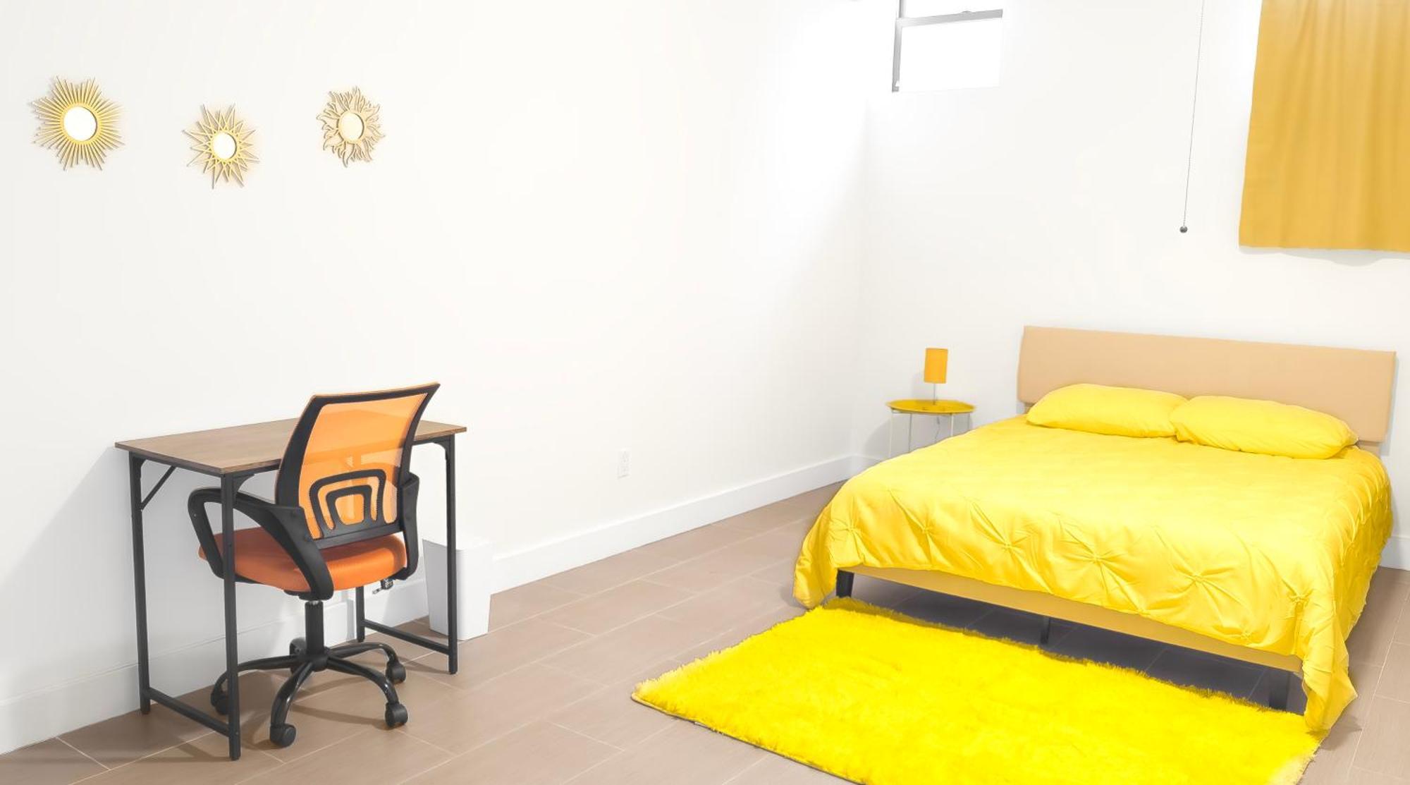 Yellow Sunrise Brighton Beach Retreat Apartment New York Bagian luar foto